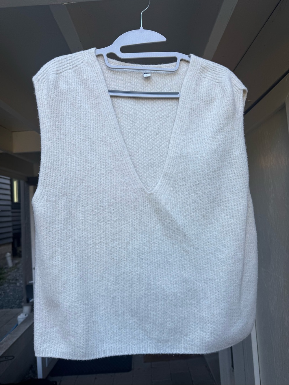 Uniqlo Cream V-Neck Knit Sweater Vest